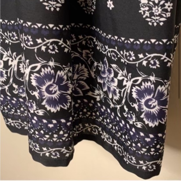 Black and White Paisley Dress - Picture 5 of 10